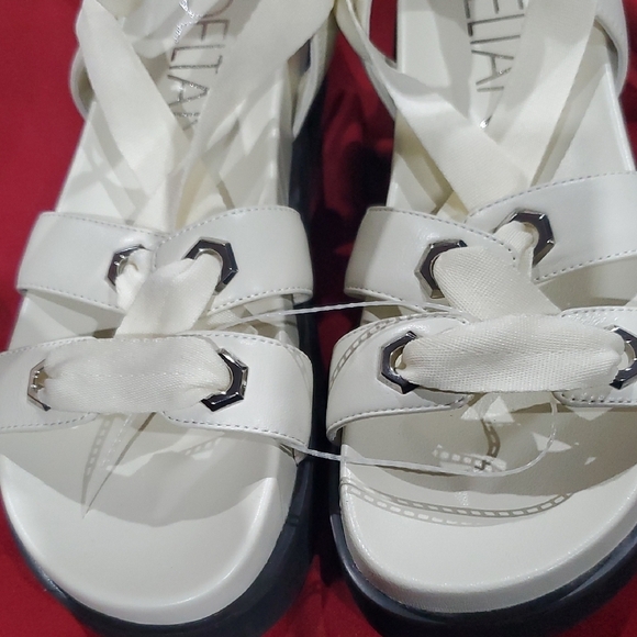Delta Blayke White Sandals with Crisscross Straps and Dark Sole - Picture 3 of 11
